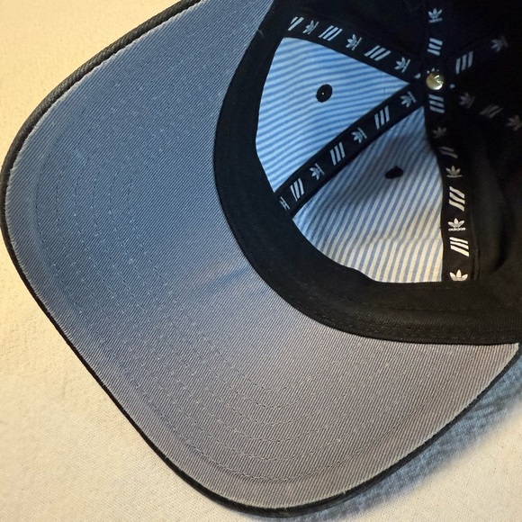 adidas baseball cap women’s black w/ white logo stitching OSFW adjustable strap - Picture 5 of 11